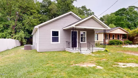 20 W Edgerton St, Smithfield, NC 27577