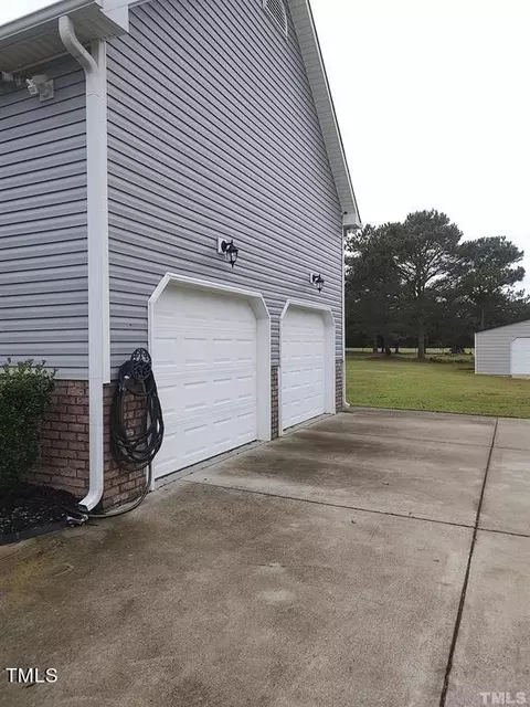 2891 Benson Hardee Rd, Benson, NC 27504 photo 6