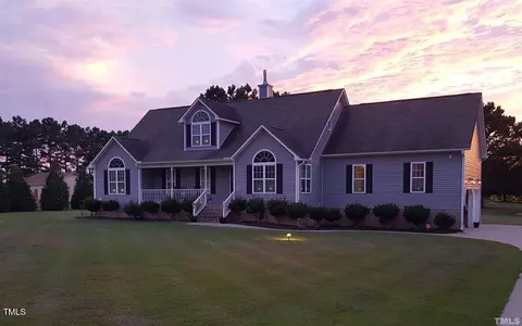 2891 Benson Hardee Rd, Benson, NC 27504 photo 2