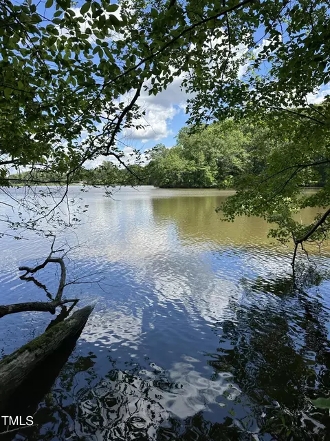 1 Buttonwood Ln, Roxboro, NC 27574