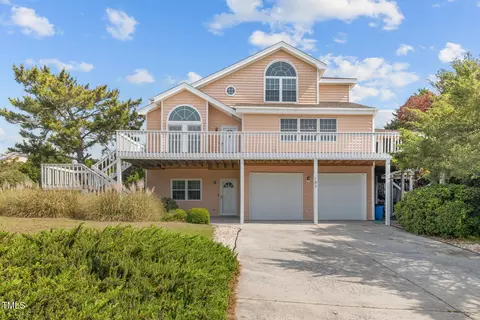101 Clipper Ct, Emerald Isle, NC 28594
