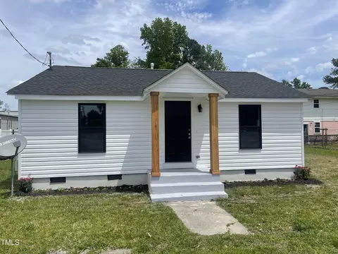 202 W Golsboro St, Kenly, NC 27542