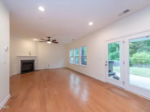 1105 Poplar St, Durham, NC 27703 photo 8