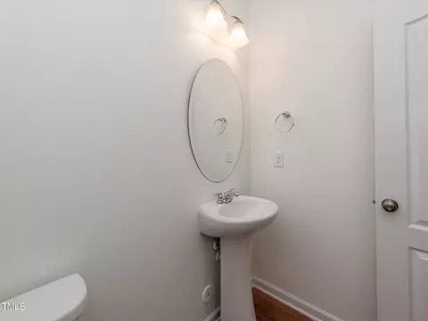 1105 Poplar St, Durham, NC 27703 photo 4