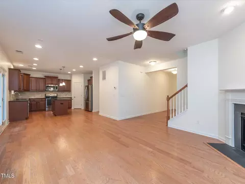 1105 Poplar St, Durham, NC 27703 photo 9