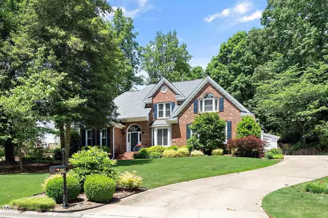 4808 Greenpoint Ln, Holly Springs, NC 27540