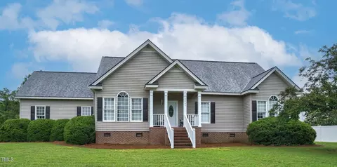 5065 Overlook Dr, Elm City, NC 27822