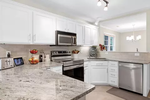 706 Bishopstone Dr, Durham, NC 27705 photo 11