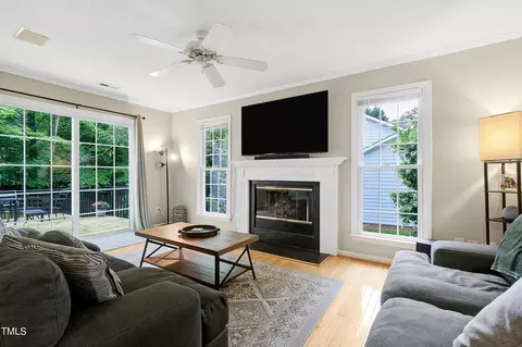 706 Bishopstone Dr, Durham, NC 27705 photo 2