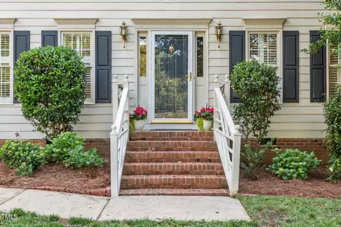 136 Skipwyth Cir, Cary, NC 27513 photo 3