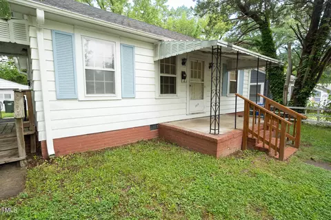 209 Raynor St, Durham, NC 27703 photo 2