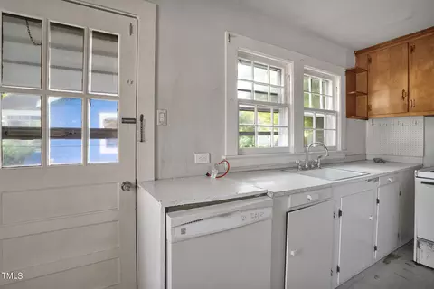 209 Raynor St, Durham, NC 27703 photo 7