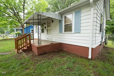 209 Raynor St, Durham, NC 27703 photo 3