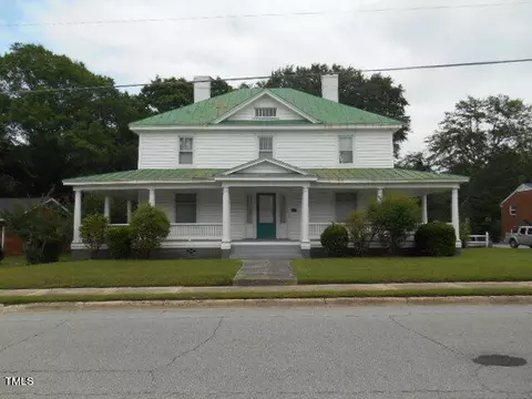 402 N Ennis St, Fuquay Varina, NC 27526