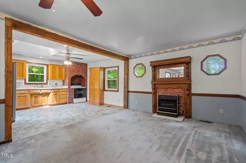 Living - 8200 Middleton Rd, Garner, NC 27529 photo 2 of 7