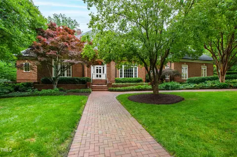 1904 Chase Ct, Raleigh, NC 27607