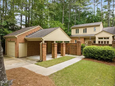 2 Innisfree Dr, Durham, NC 27707 photo 2