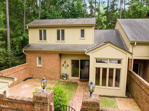 2 Innisfree Dr, Durham, NC 27707 photo 4