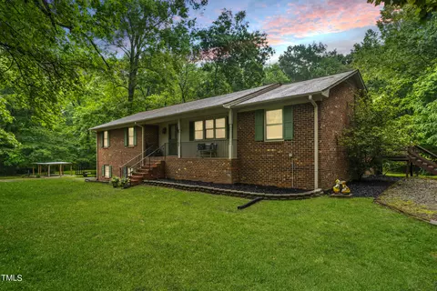 863 Wiltshire Dr, Burlington, NC 27215