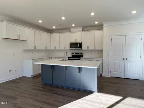 Kitchen - 193 Highview Dr, Benson, NC 27504 photo 3 of 6