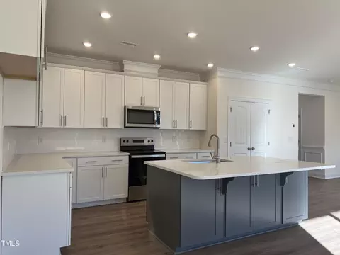 Kitchen - 193 Highview Dr, Benson, NC 27504 photo 2 of 6