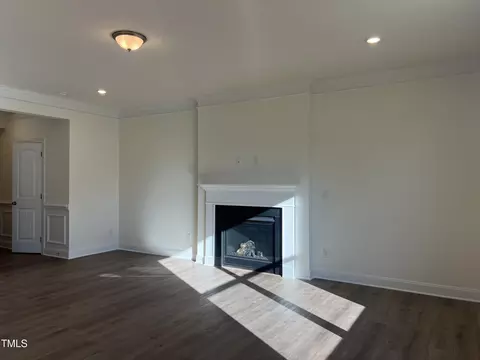 Living - 193 Highview Dr, Benson, NC 27504 photo 2 of 2