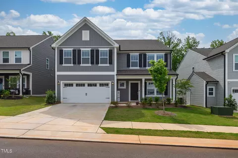 533 Curling Creek Dr, Clayton, NC 27527