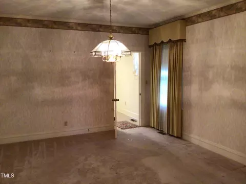 Dining - 304 E D St, Erwin, NC 28339 photo 6 of 6
