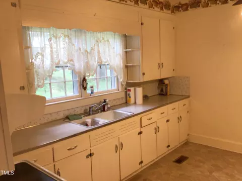Kitchen - 304 E D St, Erwin, NC 28339 photo 3 of 4