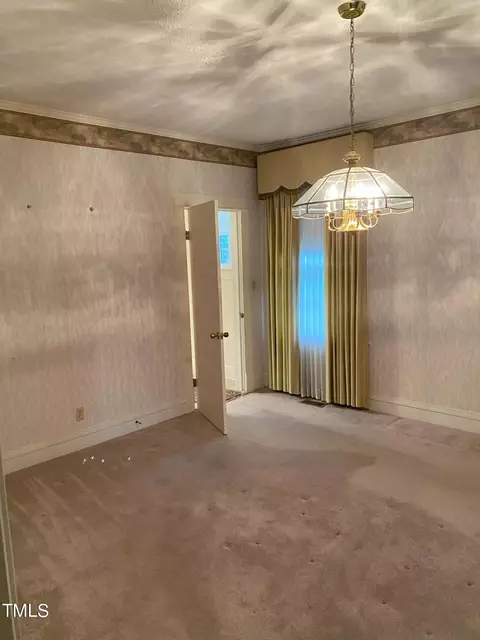 Dining - 304 E D St, Erwin, NC 28339 photo 1 of 6
