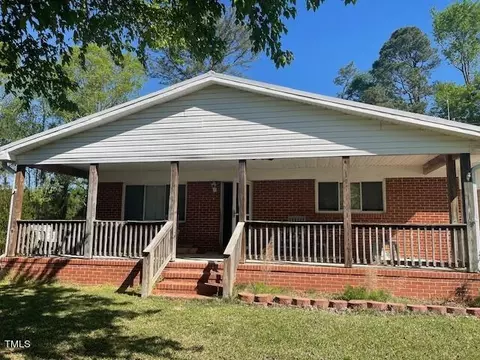 158 Hargrove Rd, Clinton, NC 28328