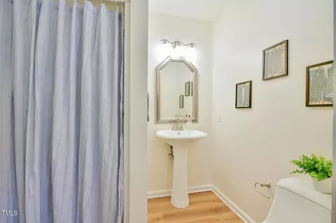 907 Edith St, Durham, NC 27705 photo 13