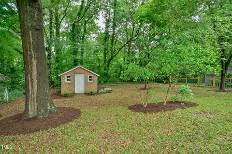 907 Edith St, Durham, NC 27705 photo 4