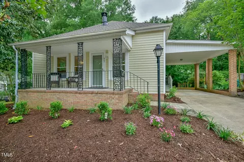 907 Edith St, Durham, NC 27705 photo 2