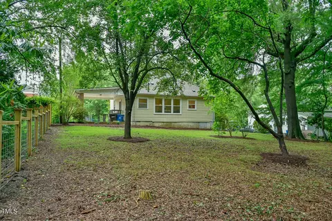 907 Edith St, Durham, NC 27705 photo 5