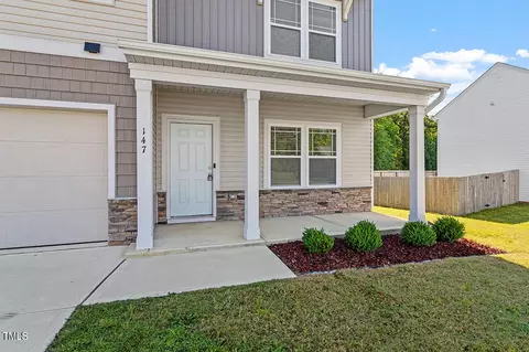 147 Pineapple Pl, Benson, NC 27504 photo 2