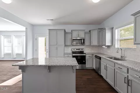 147 Pineapple Pl, Benson, NC 27504 photo 9