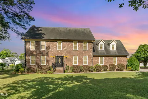 107 Ashley Ln, Dunn, NC 28334