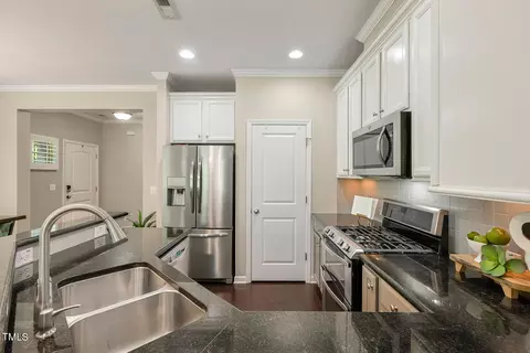 2425 Baslow Dr, Apex, NC 27539 photo 7