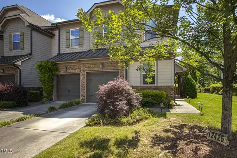 2425 Baslow Dr, Apex, NC 27539 photo 2