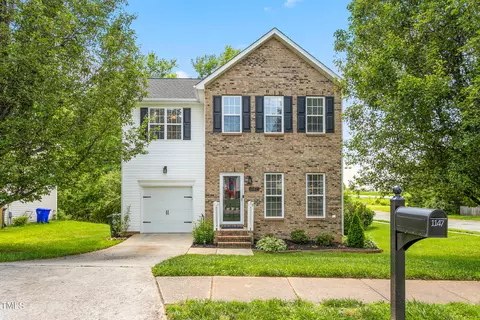 1147 Briarwood Dr, Mebane, NC 27302