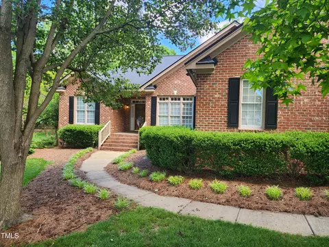 210 Muirfield Ln, Clayton, NC 27527
