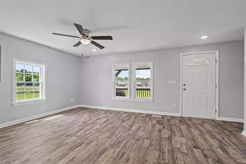 Living - 4230 E Us 70 Hwy, Smithfield, NC 27577 photo 2 of 2