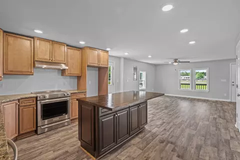 Kitchen - 4230 E Us 70 Hwy, Smithfield, NC 27577 photo 4 of 6