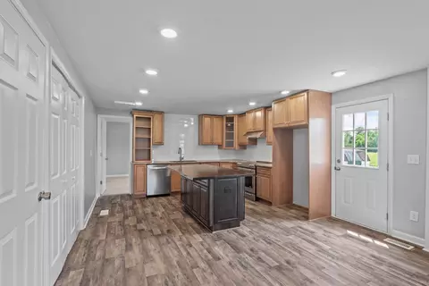 Kitchen - 4230 E Us 70 Hwy, Smithfield, NC 27577 photo 1 of 6