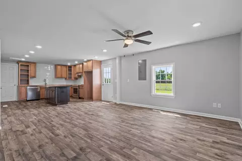 Living - 4230 E Us 70 Hwy, Smithfield, NC 27577 photo 1 of 2