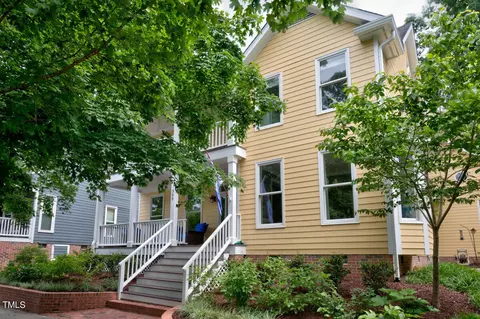 305 Edgewater Cir, Chapel Hill, NC 27516