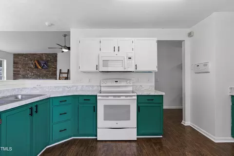 415 Quartz Dr, Durham, NC 27703 photo 5
