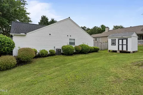 415 Quartz Dr, Durham, NC 27703 photo 3