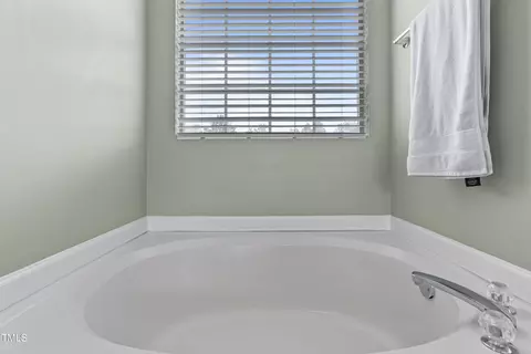 415 Quartz Dr, Durham, NC 27703 photo 14